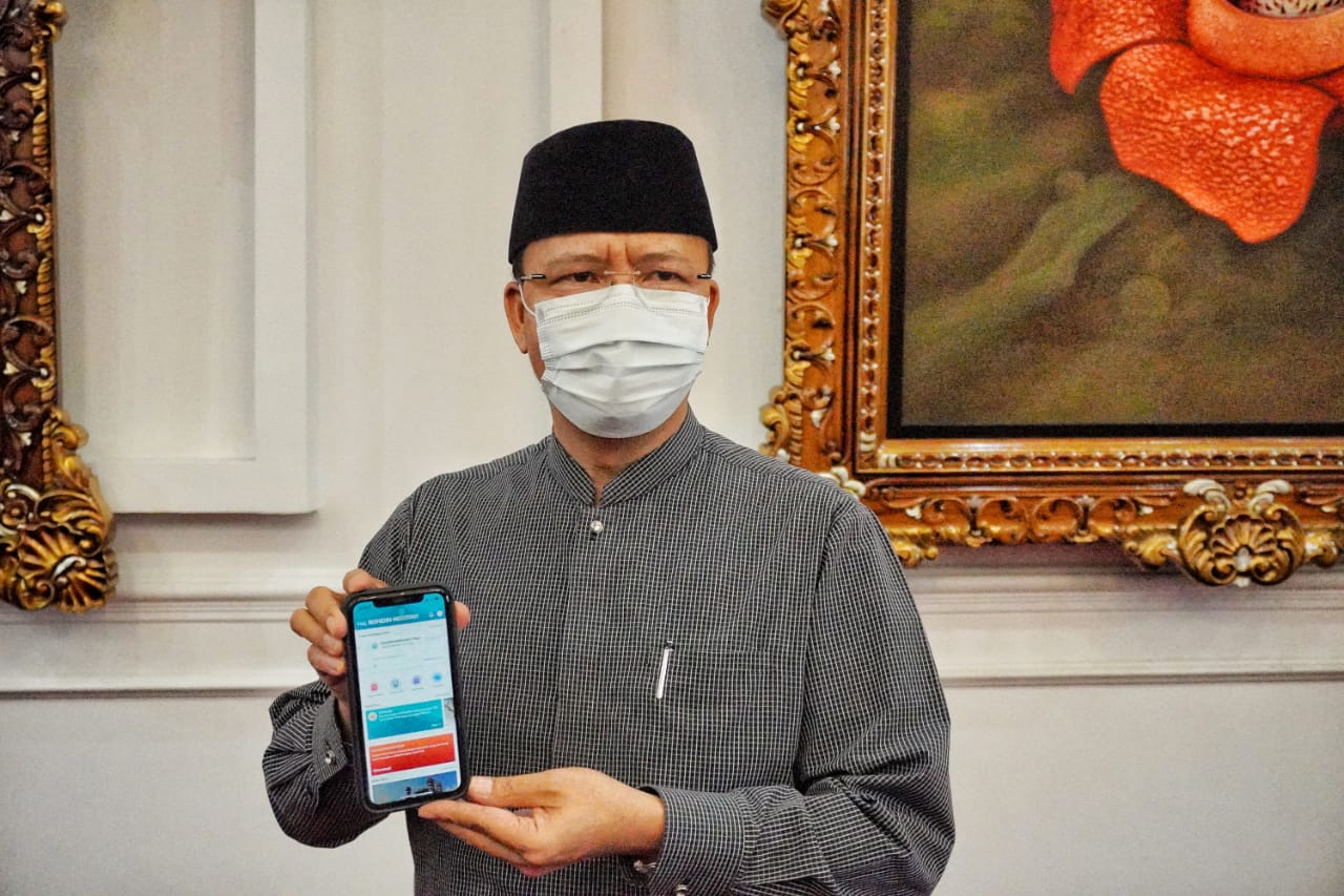 PLN memberikan layanan lapor melalui aplikasi dengah mudah dan praktis.Gubernur Rohidin: Di tengah kemajuan teknologi segala hal serba praktis