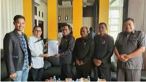 DPRD Terima Berkas Sejarah Pembentukan Kabupaten Rokan Hilir
