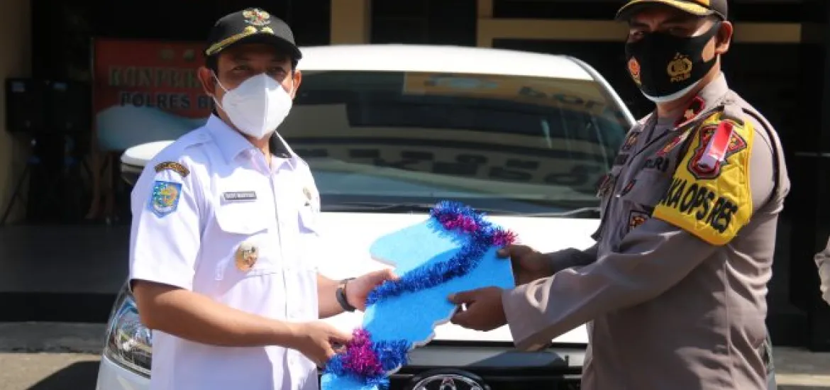Pemerintah Kota Hibahkan 1 Unit Mobil untuk Polres