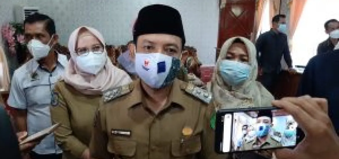 Pemerintah Kota Salurkan Alat Penanggulangan Covid-19 untuk Para Pedagang