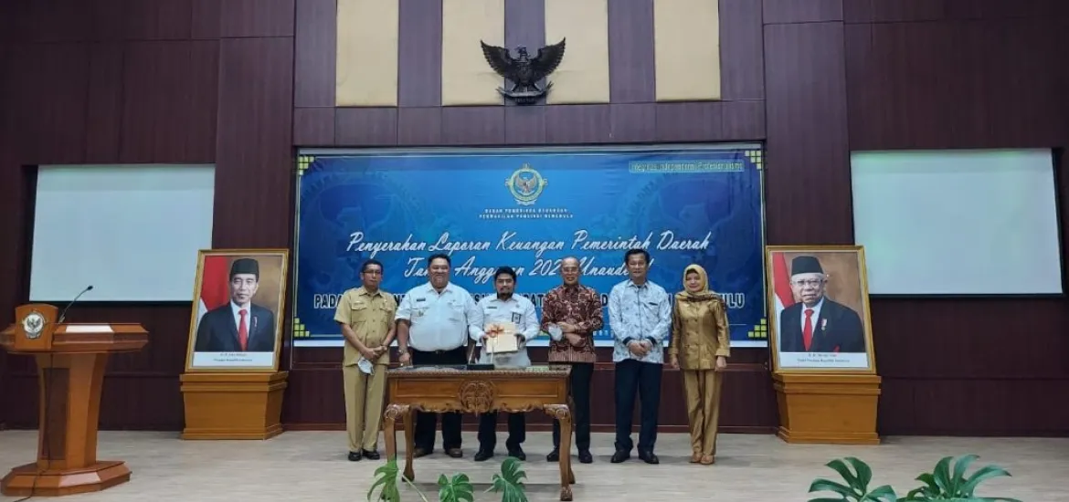  Bupati Bengkulu Selatan Serah LKPD dan Berharap BS Raih WTP