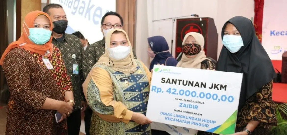 Bupati Bengkalis Minta Semua Pihak Lindungi Pekerja dengan BPJamsostek