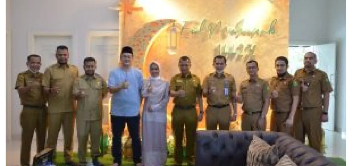 Sekretariat DPRD Provinsi Riau Melaksanakan Silaturahmi Ke Kediaman Pimpinan Dan Anggota DPRD Provinsi Riau