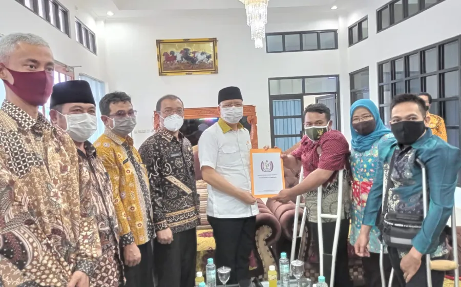 Gubernur Rohidin Siap Jadi Pembina Pelaku Usaha Disabilitas