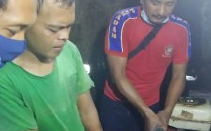 Tangan Terjepit di Mesin Penggiling Bumbu, Pria ini Ditolong Tim Damkar