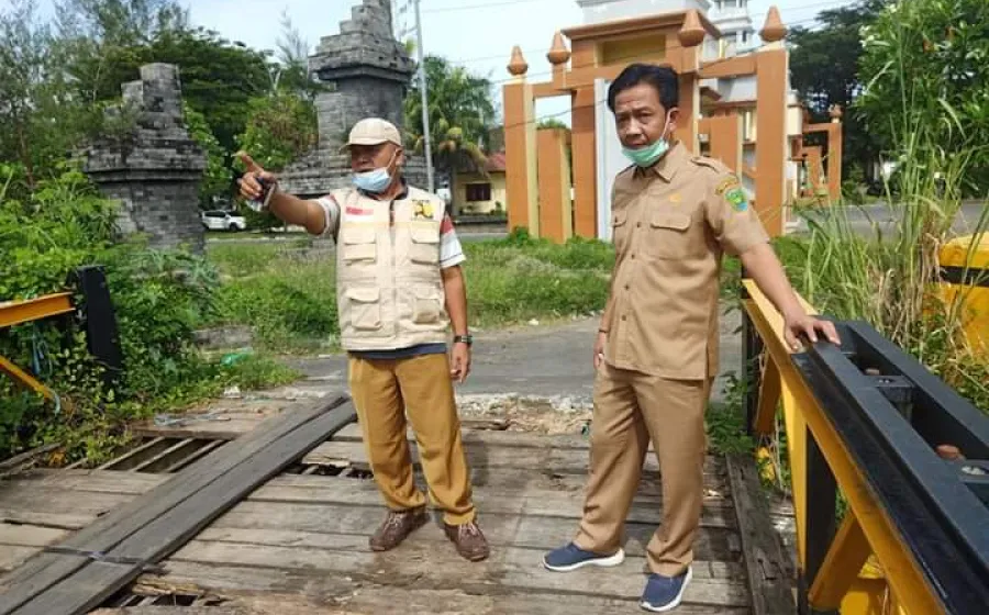 Dinas PUPR Kota Bengkulu Tinjau Jembatan Lempuing Yang Rusak Total