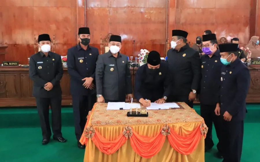 DPRD Rejang Lebong Gelar Rapat Paripurna Persetujuan Bersama Tentang 5 Raperda