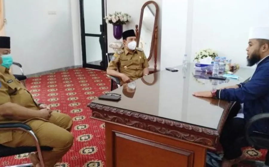 Walikota Bengkulu Pilih Berkantor di Masjid