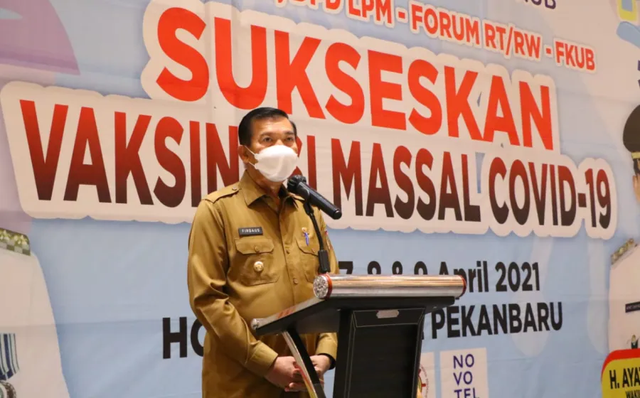 Wali Kota Pekanbaru Tinjau Vaksinasi Massal yang Digelar FKUB dan LPM