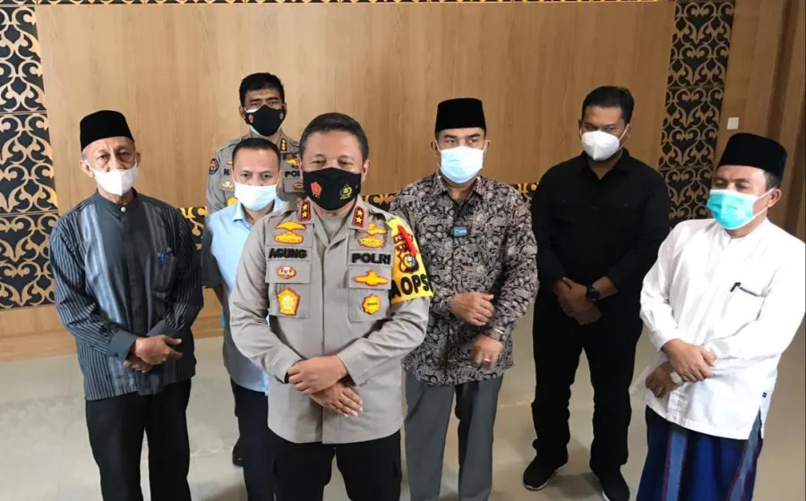 Ketua DPRD Provinsi Riau Yulisman Menghadiri Undangan Deklarasi Pencanangan Pembangunan ZI Di Aula Mapolda Riau
